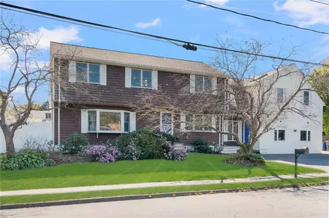 8 Seneca St, Shrewsbury, MA 01545