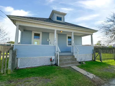 27 Balch St, Pawtucket, RI 02861