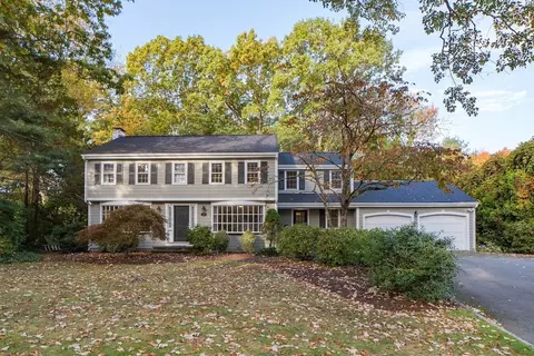 17 Wildflower Rd, Barrington, RI 02806