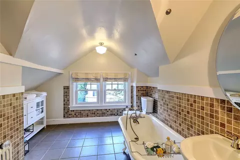 73 Everett Ave, Providence, RI 02906 photo 32