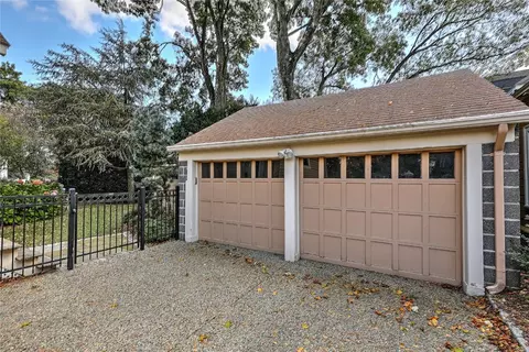 73 Everett Ave, Providence, RI 02906 photo 4