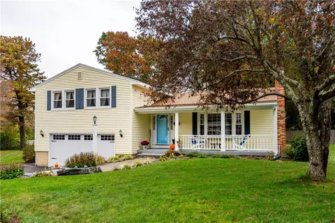 75 Virginia Ave, North Kingstown, RI 02852