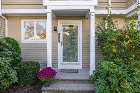 735 Willett Ave #802, Riverside, RI 02915