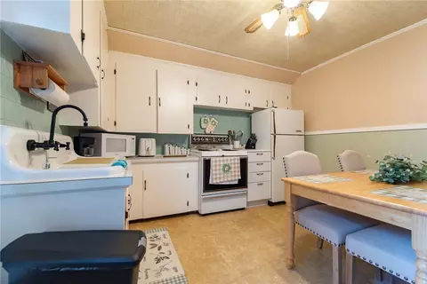 141 5th Ave, Woonsocket, RI 02895 photo 7
