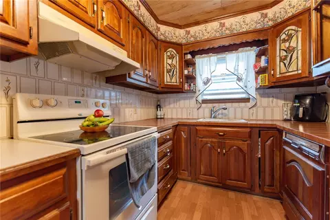 141 5th Ave, Woonsocket, RI 02895 photo 17