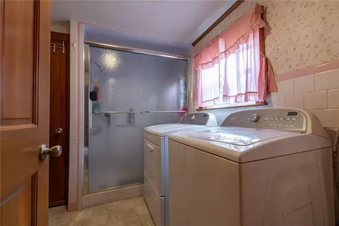 141 5th Ave, Woonsocket, RI 02895 photo 16