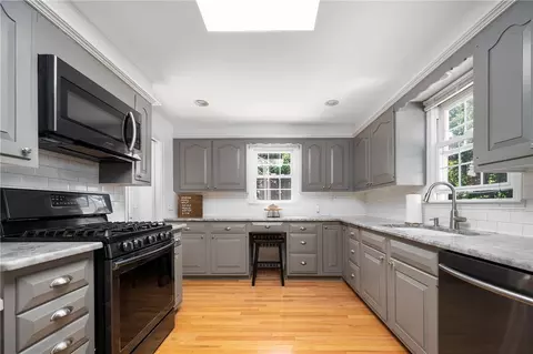 160 Gray St, Warwick, RI 02889 photo 18