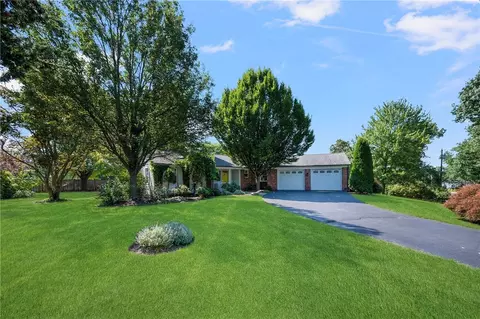 160 Gray St, Warwick, RI 02889 photo 2