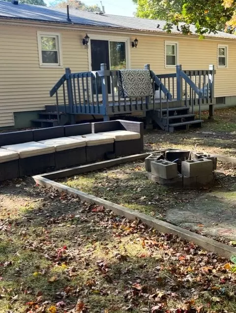58 Armory Dr, Warwick, RI 02889 photo 4