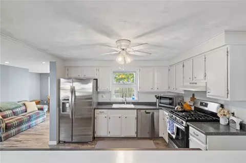123 Harmony Ct, Warwick, RI 02889 photo 12