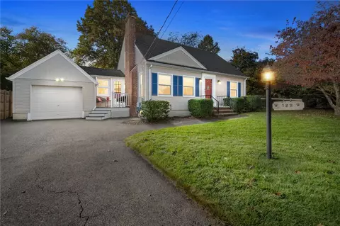 123 Harmony Ct, Warwick, RI 02889