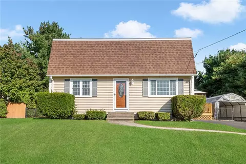 7 Medieval Way, West Warwick, RI 02893