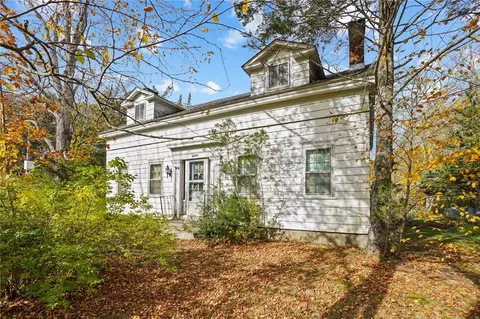 2145 Division Rd, East Greenwich, RI 02818