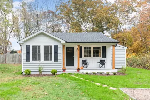 251 South Rd, South Kingstown, RI 02879