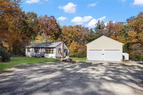 505 Log Rd, Smithfield, RI 02917