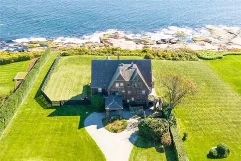 352 Ocean Rd, Narragansett, RI 02882