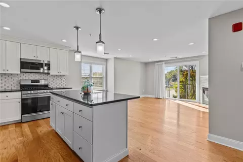 1001 Main St #11, East Greenwich, RI 02818