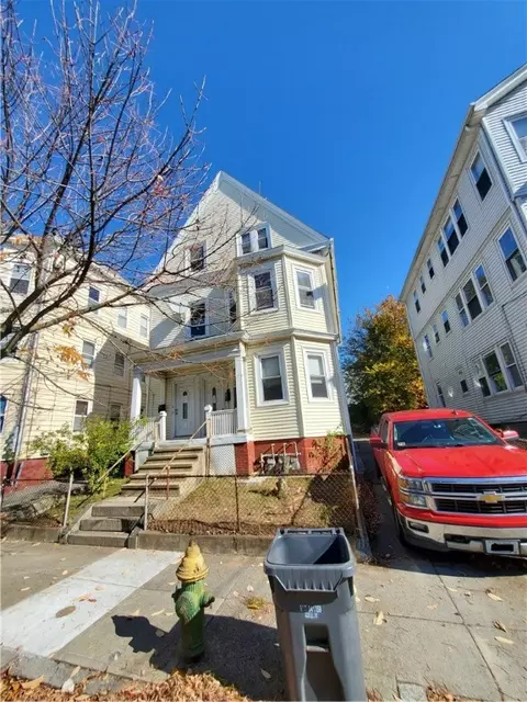 63 Felix St, Providence, RI 02908
