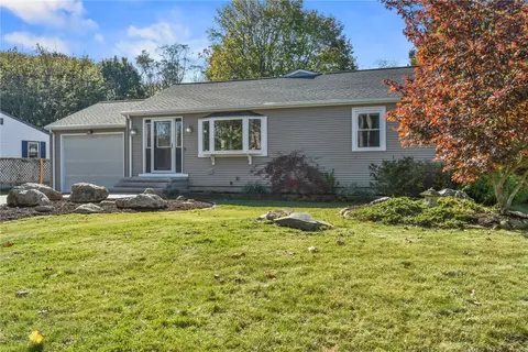 33 Shady Lea Rd, North Kingstown, RI 02852