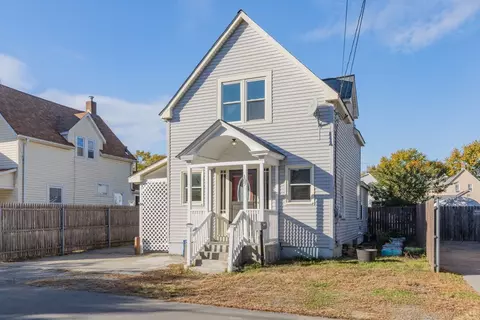 107 Oak Ave, East Providence, RI 02915