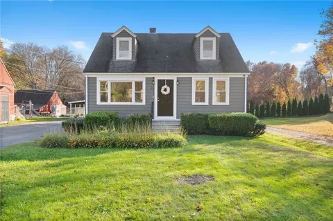 24 Pine Hill Rd, Johnston, RI 02919