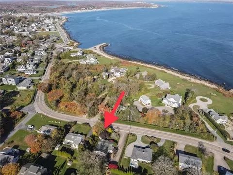 251 Ocean Rd, Narragansett, RI 02882