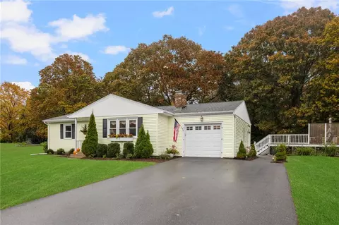 32 Lawnwood Rd, North Kingstown, RI 02852