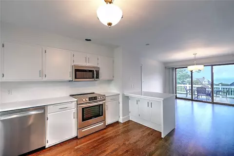 39 Tobin Ln, Bristol, RI 02809 photo 12