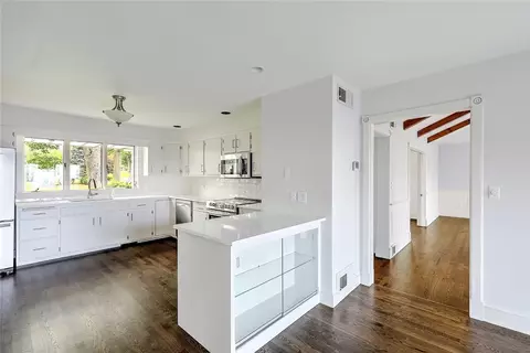 39 Tobin Ln, Bristol, RI 02809 photo 11