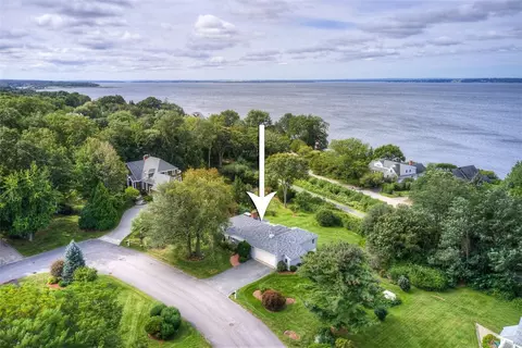 39 Tobin Ln, Bristol, RI 02809 photo 4