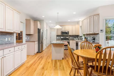 3 Pasco Cir, Warwick, RI 02886 photo 10