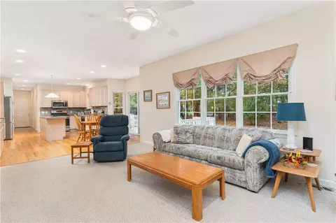 3 Pasco Cir, Warwick, RI 02886 photo 18