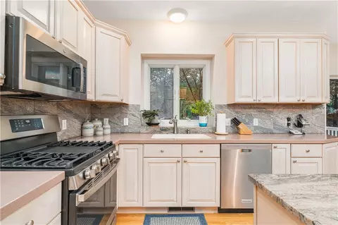3 Pasco Cir, Warwick, RI 02886 photo 13