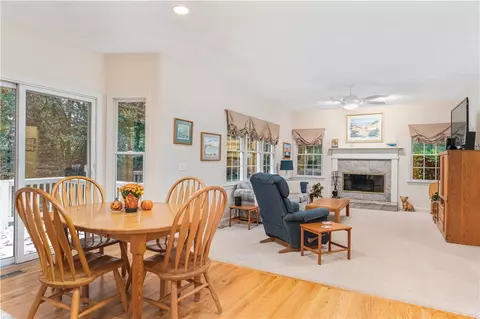 3 Pasco Cir, Warwick, RI 02886 photo 15