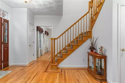 3 Pasco Cir, Warwick, RI 02886 photo 4
