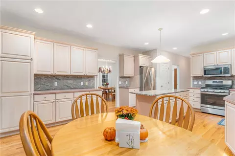 3 Pasco Cir, Warwick, RI 02886 photo 12