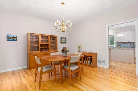 3 Pasco Cir, Warwick, RI 02886 photo 9
