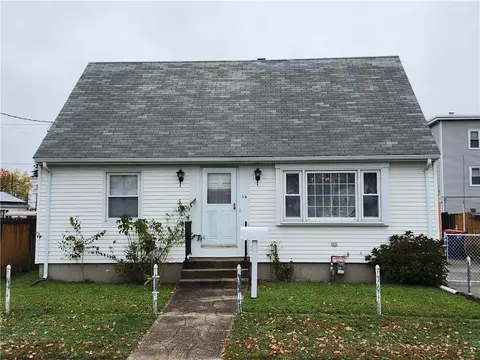 54 Ordway St, Pawtucket, RI 02861