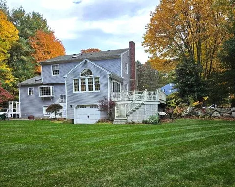 33 Contour Rd, Warwick, RI 02886 photo 2
