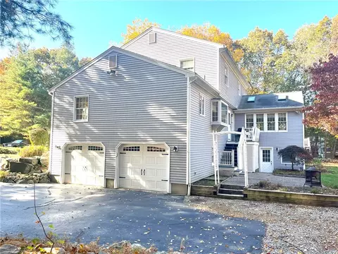33 Contour Rd, Warwick, RI 02886 photo 3