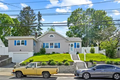 440 Park Ave, Cranston, RI 02910