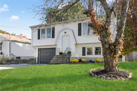 331 Minerva Ave, Cumberland, RI 02864