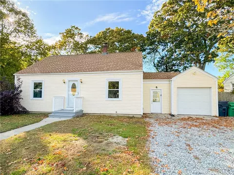 145 Canfield Ave, Warwick, RI 02889