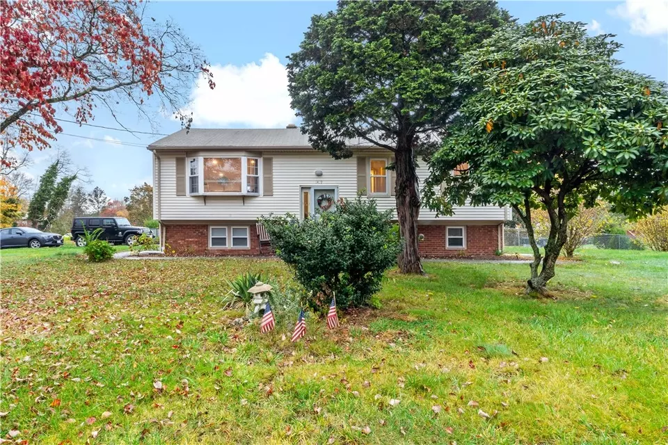 1419 Wilbur Ave, Swansea, MA 02777 27 Photos Movoto