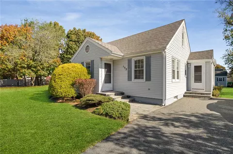 152 George Arden Ave, Warwick, RI 02886