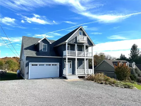 17 Moonlight Dr, Westerly, RI 02891 photo 2