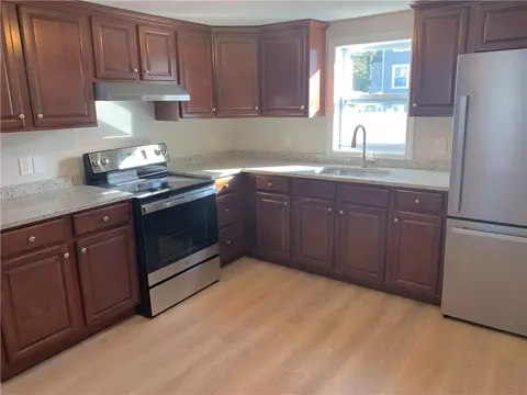 73 Dawn Blvd, Woonsocket, RI 02895 photo 7