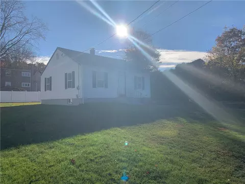 73 Dawn Blvd, Woonsocket, RI 02895 photo 3