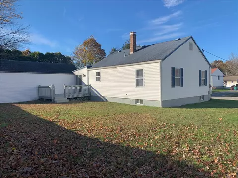 73 Dawn Blvd, Woonsocket, RI 02895 photo 4