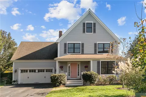 120 Lilac Ln, Portsmouth, RI 02871